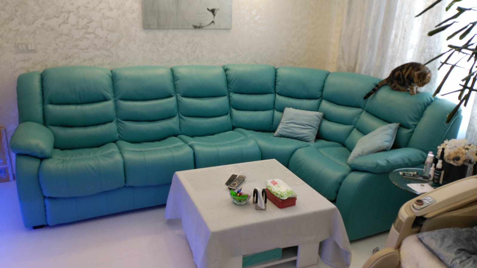 Перетяжка дивана на дому. Абинск